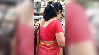 Sexy Aunty in indian Market