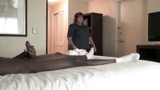 Fat hotel maid like flashed cock